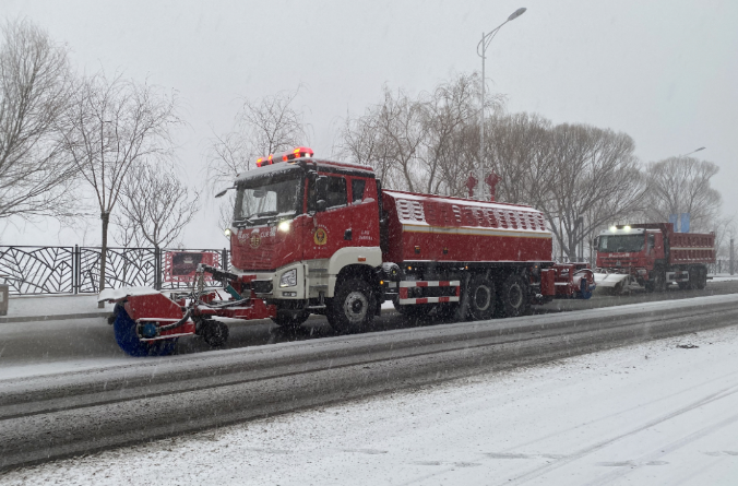好博环境除冰雪装备全力投入破冰作业，助力北京道路交通安全